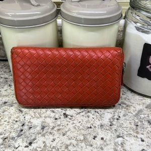 Bottega zipper wallet
